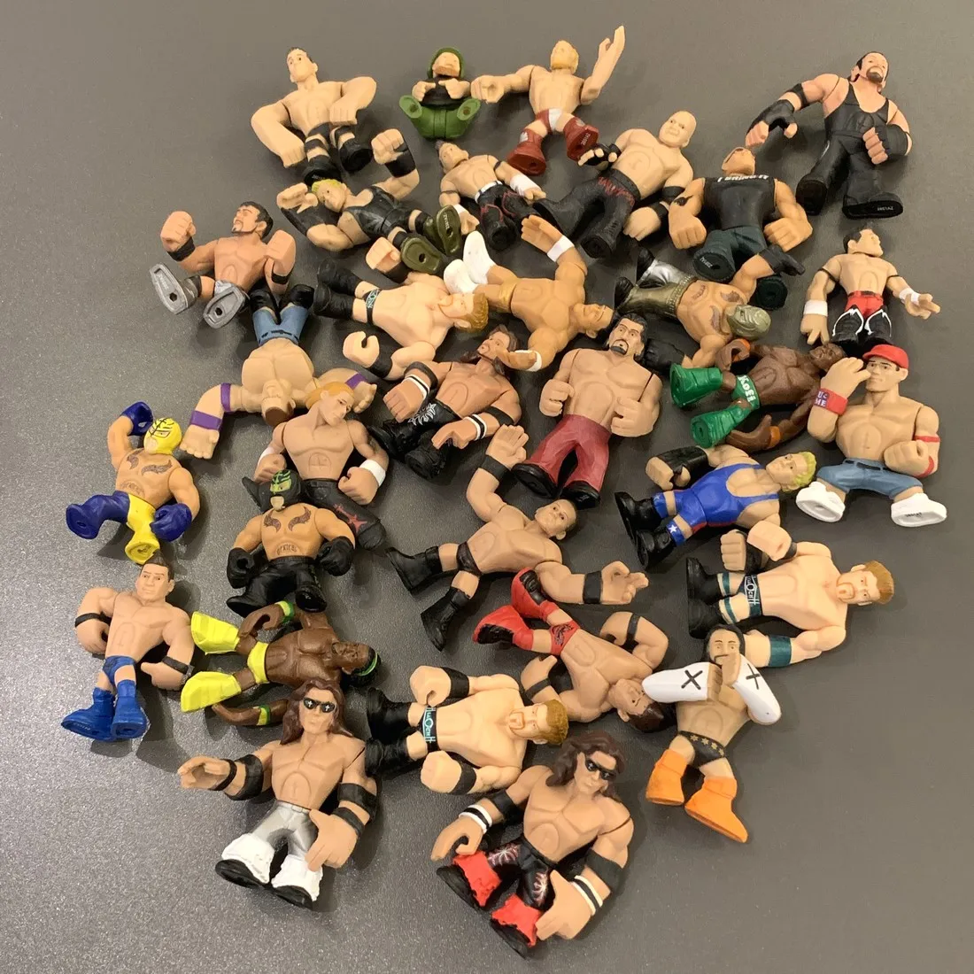 Random Pick Lot Wrestling Rumblers Mini Action Figures Elite Big Show Mini Wrestlers Models 2inch Exclusive Cake Topper Models