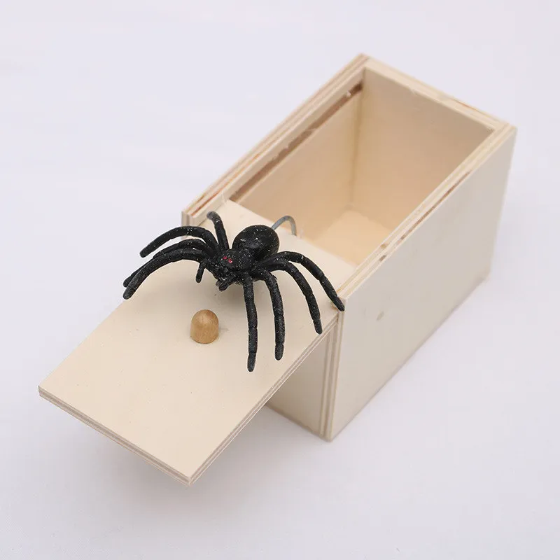 10 Stks/partij 6pxs Houten Prank Spider Schrikken Gift Case Met Spider Meisje Bang Scream Joke Levensechte Grappige Verrassing Box Gag speelgoed