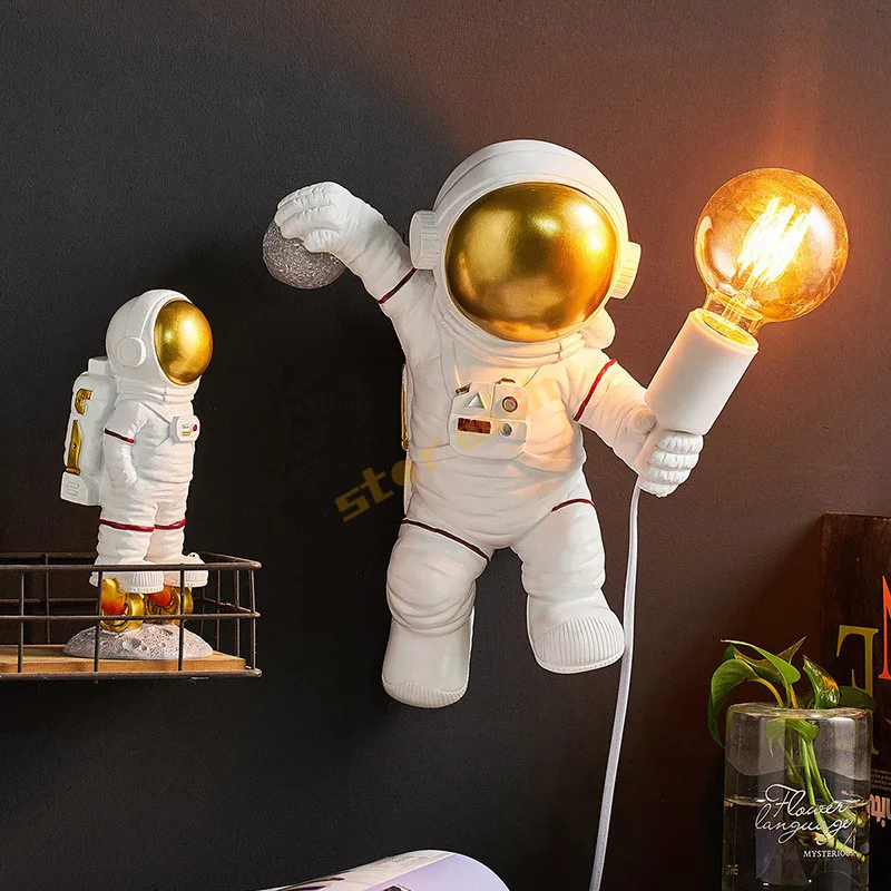 modern Astronaut Table Lamps Resin Desk Lamp Bedroom Lamp Nordic Creative Living Room Decor Space Man LED wall light