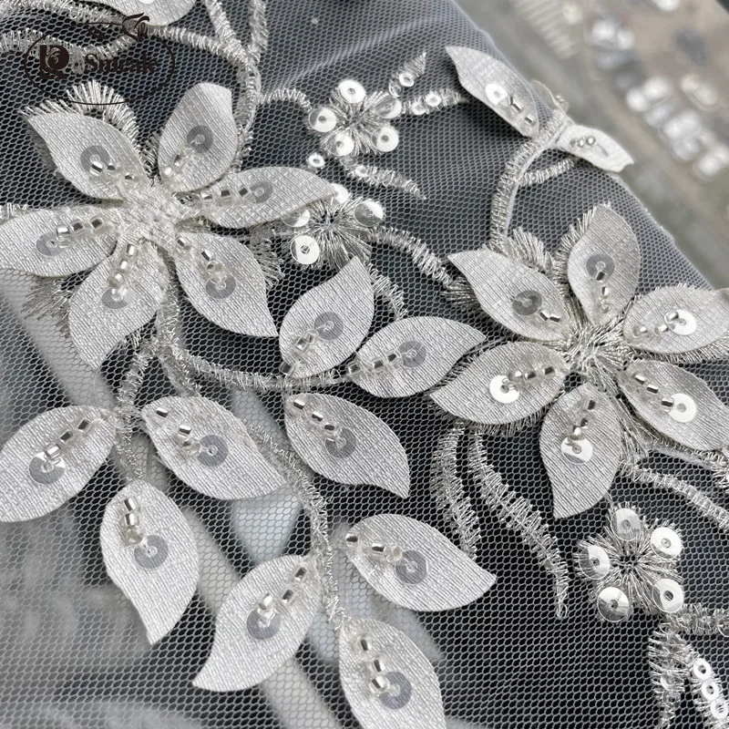 Elfenbeinfarbener Braut-Spitzenstoff, luxuriöse Perlenapplikation, silberne Stickerei, Blumen und Blätter mit Pailletten, hochwertiger Kleiderstoff, RS3104 – Detail 3