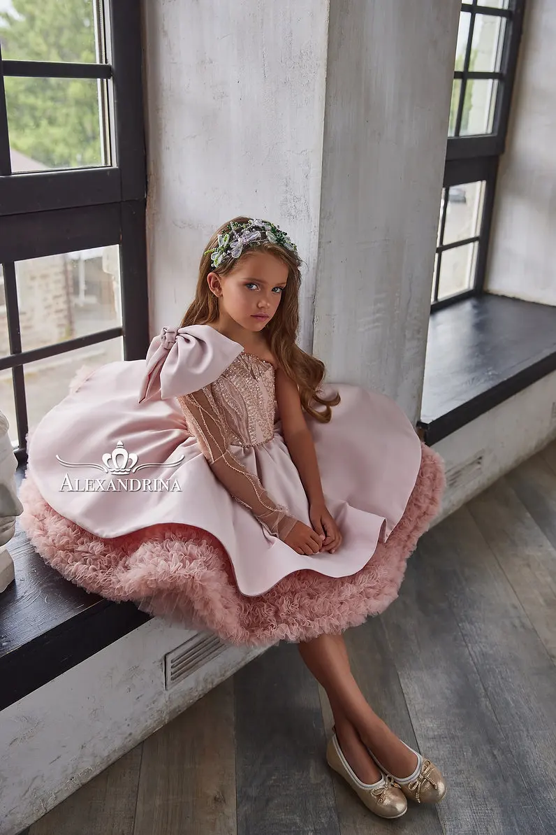 Robes à fleurs pour filles, robe courte perlée, en Tulle, asymétrique, épaule dénudée, robes de spectacle pour filles, avec nœud, pour mariage, 2022