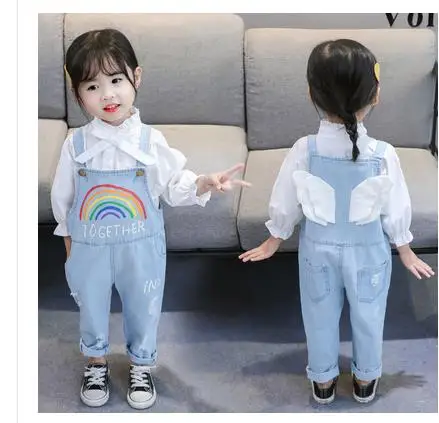 Children with suspenders