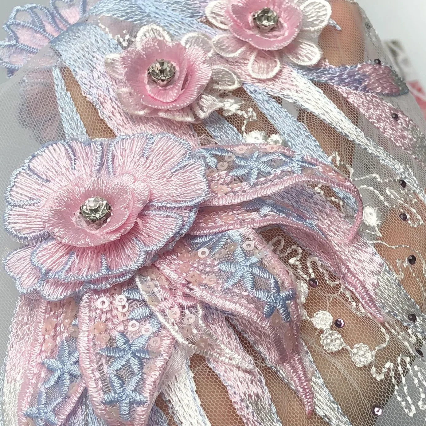 New 1Ps Pink Blue 3D Flower Bead Embroidery Patch Mesh Fabric African Lace Sequin Applique Sew Wedding Dress Clothes Decor Diy