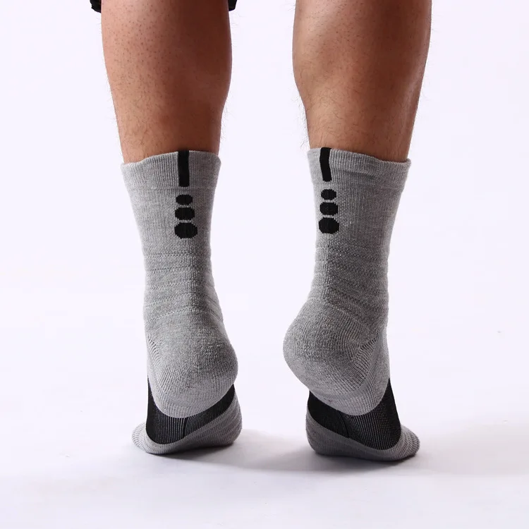 Brothock Men knee-high sports socks badminton running outdoor mid calf elite socks Pulling non-slip basketball socks wholesale