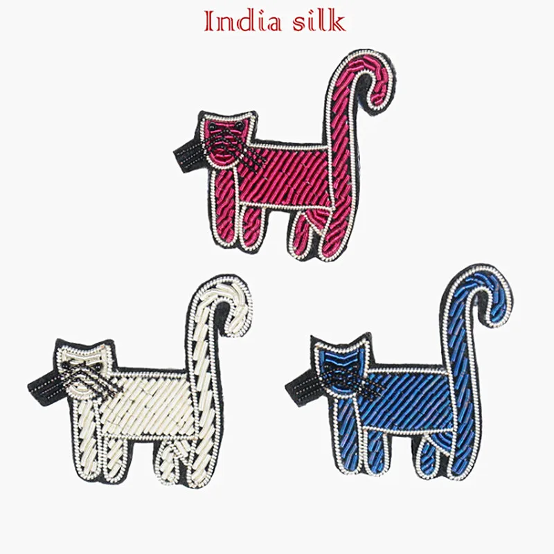 

Maxsin 1 Pcs High Quality Handmade Embroidered Indian Silk Cartoon Cat Brooch Garment Accessories Pin Decorative Patch DIY