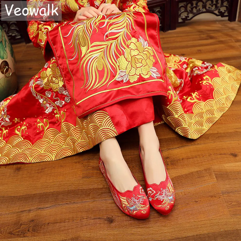 Veowalk Vintage Chinese Style Women Silk Embroidered Red Wedding Shoes High End Elegant Ladies Comfortable Bridal Flat Shoes