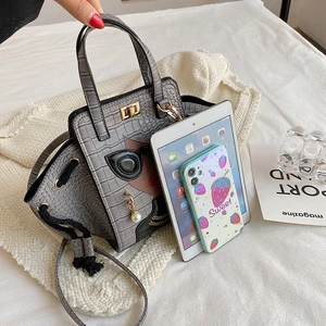 PU Deri çapraz askılı çanta, Kadın Güzellik omuzdan askili çanta, İnci Desenli, Taş Desenli, Çantalar, Kadınlar, Moda, Kişilik Bir bavuldaki en iyi 10 satış perolas-no. 7