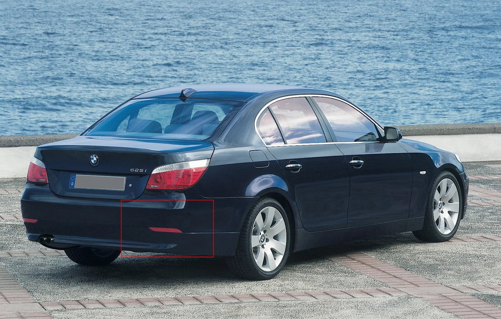 Right Side Red Lens Rear Bumper Reflector Tail No Light For BMW 5-Series E60 E61 2003-2007