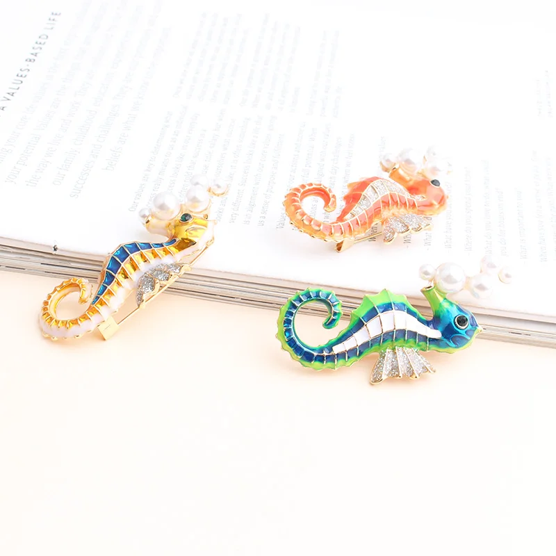 Pomlee 3 Colors Blowing Bubbles Hippocampus Brooches Women Men Ocean Series High Quality Party Causal Office Brooch Pins Gifts