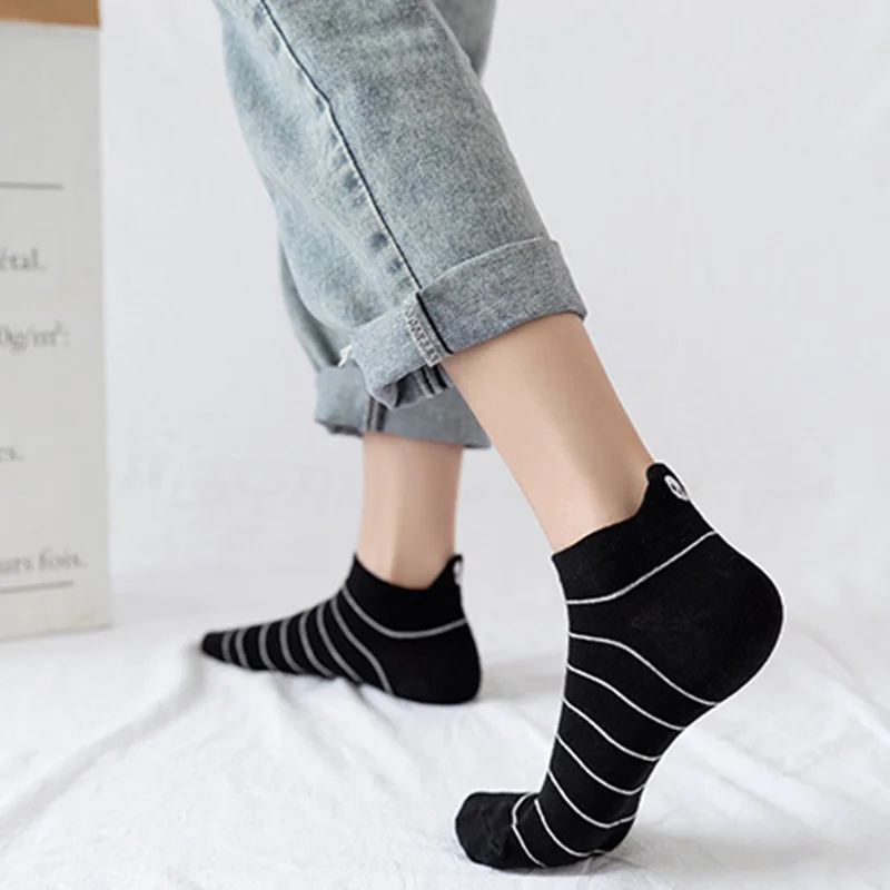 Funny Cute Embroidery Panda Socks Women Harajuku Divertidos Kawaii White Black Calcetines Mujer Ankle Sokken Chaussette Femme