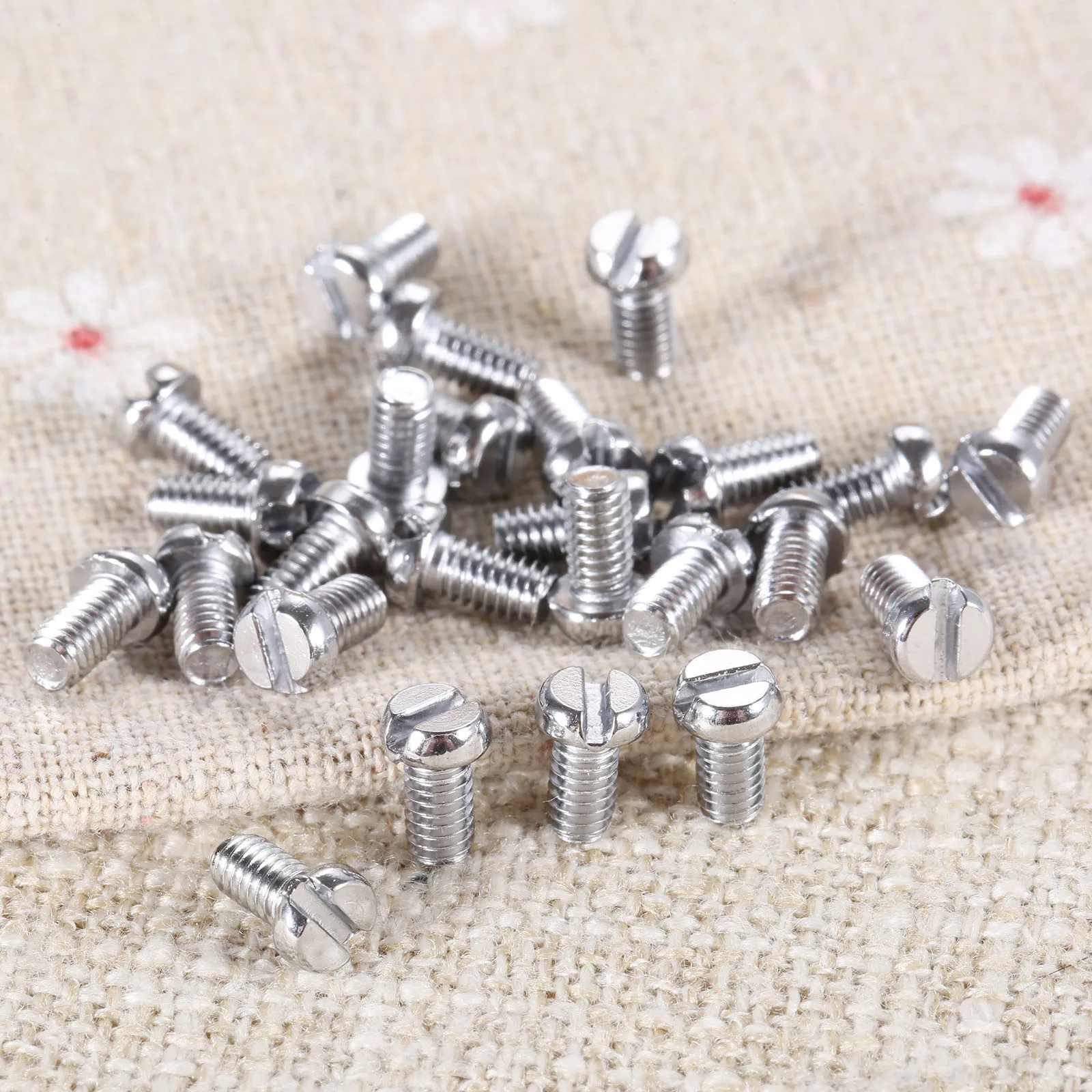 20Pcs Metal Industrial Flatcar Sewing Machines Plate Teeth Screws Presser Foot Lock Flat Needle Stitch Board Dental Screws 8*3mm