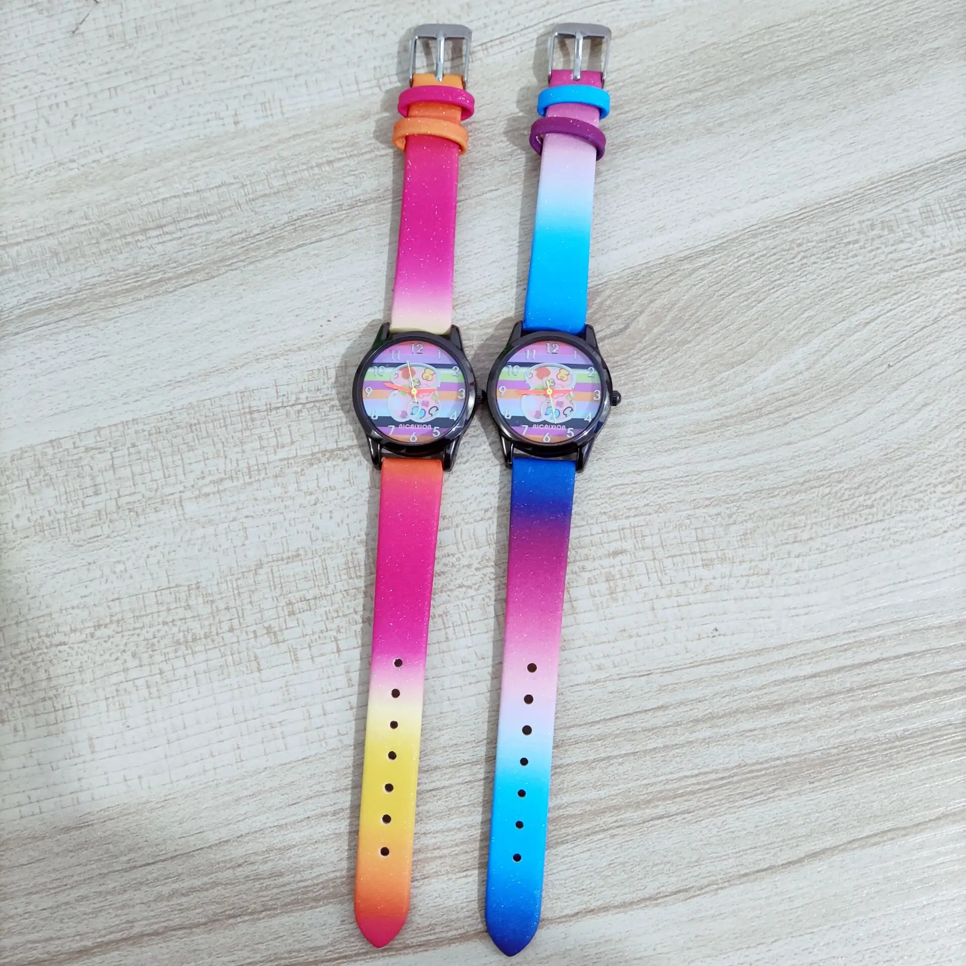 

Relogio 2023 New Ladies Casual Quartz Cute Bear Watch Luxury Fashion Style Shiny Leather Women Watch Student Watch Girl