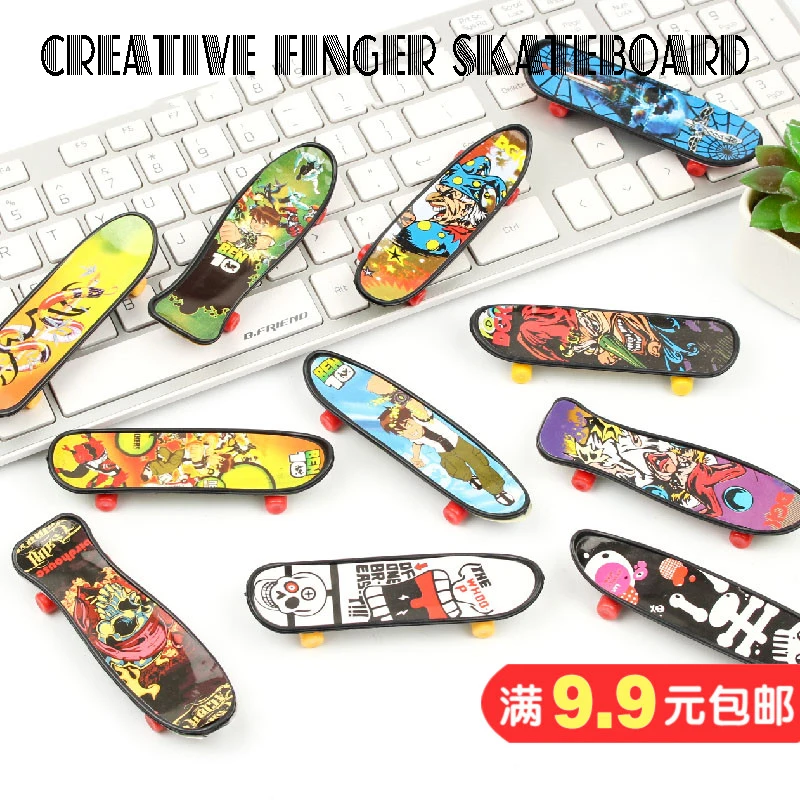 Creativo Mini Finger Skateboard bambini punta delle dita sport Finger Skate Scooter Skateboard in plastica per regalo per bambini