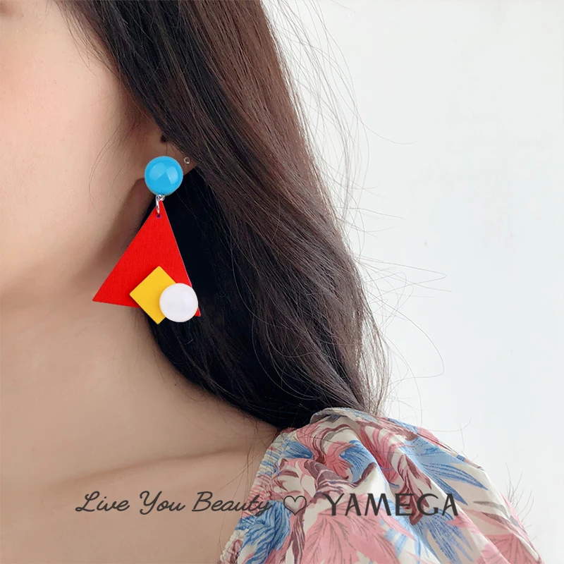 Fasion Korean Unique Contrast color Resin Earrings Red Social Statement Drop Triangle Wooden Earring for Women Party Jewelry New