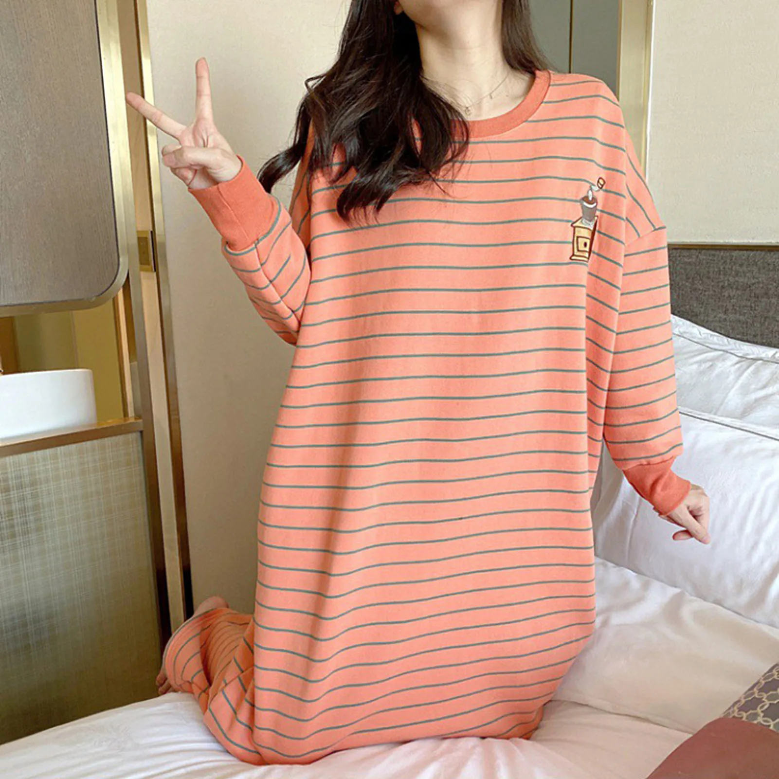 Cute Cartoon Pattern Night Dress Women Sleepwear Homewear Long Sleeve Sleep Tops O Neck Knee Length Nightgown Femme Night Dress