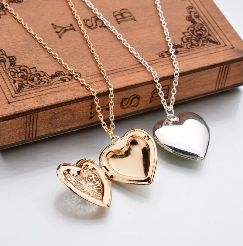 Sweet Peach Heart Love Chain Necklace for Woman Hollow Engraved Opening and Closing Heart Shaped Photo Box Pendant Collar