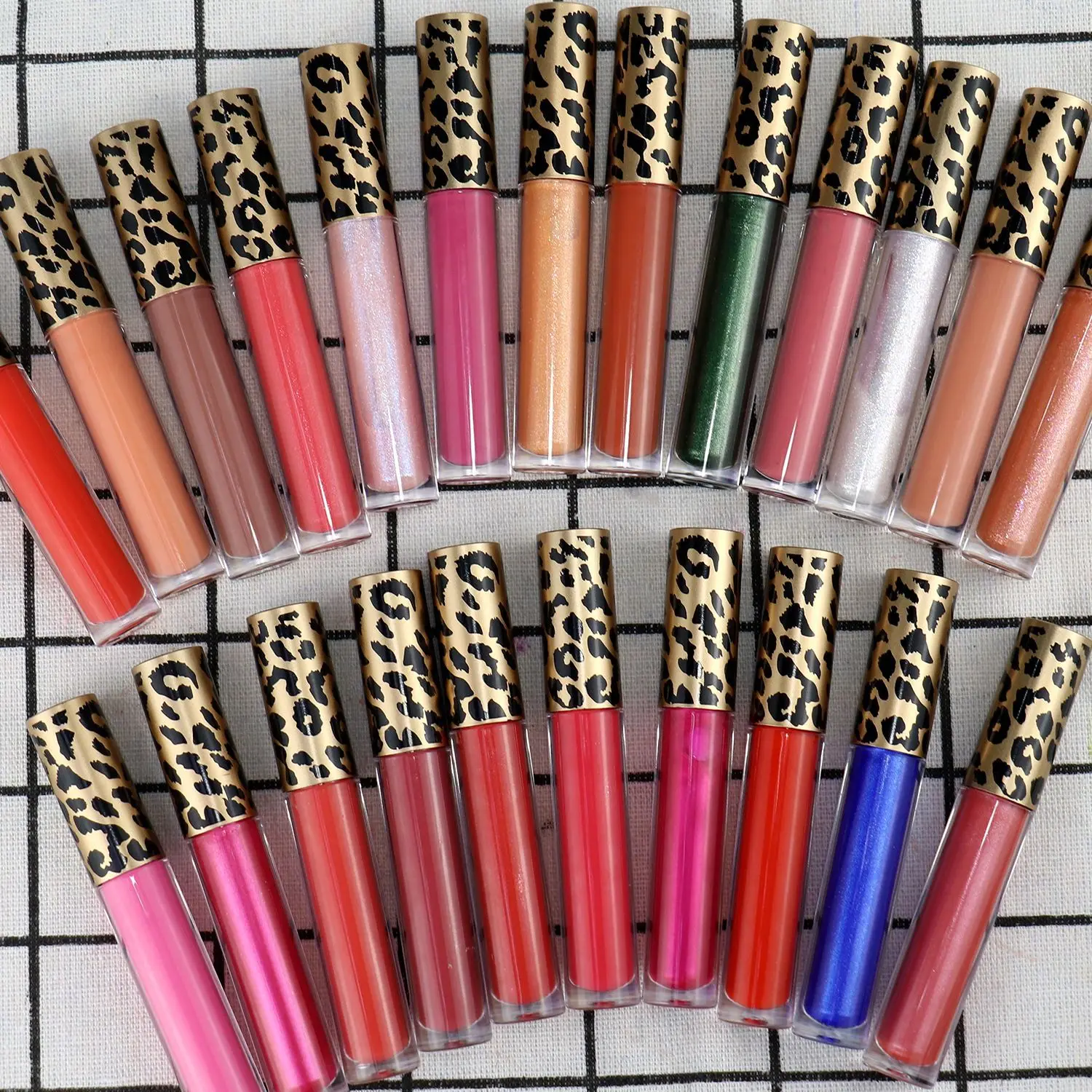 50PCS Private Label Lip Gloss Glitter rossetto impermeabile Vegan Lipgloss luminoso nudo chiaro nessun Logo trucco labbra lucido all'ingrosso