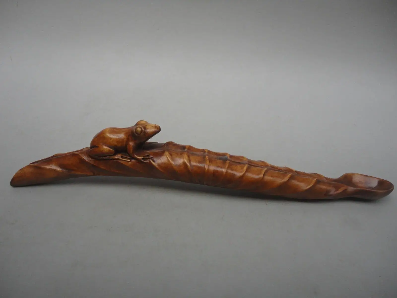 Collected Ancient China Old Boxwood Hand Carved Lovely Lotus Leaf Frog Tea Spoon