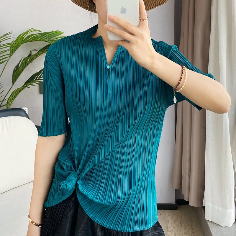 T Shirt Women For Summer 45-75kg New Big Stretch Miyake Pleats V Neck Solid Color Short Sleeve Tops Female