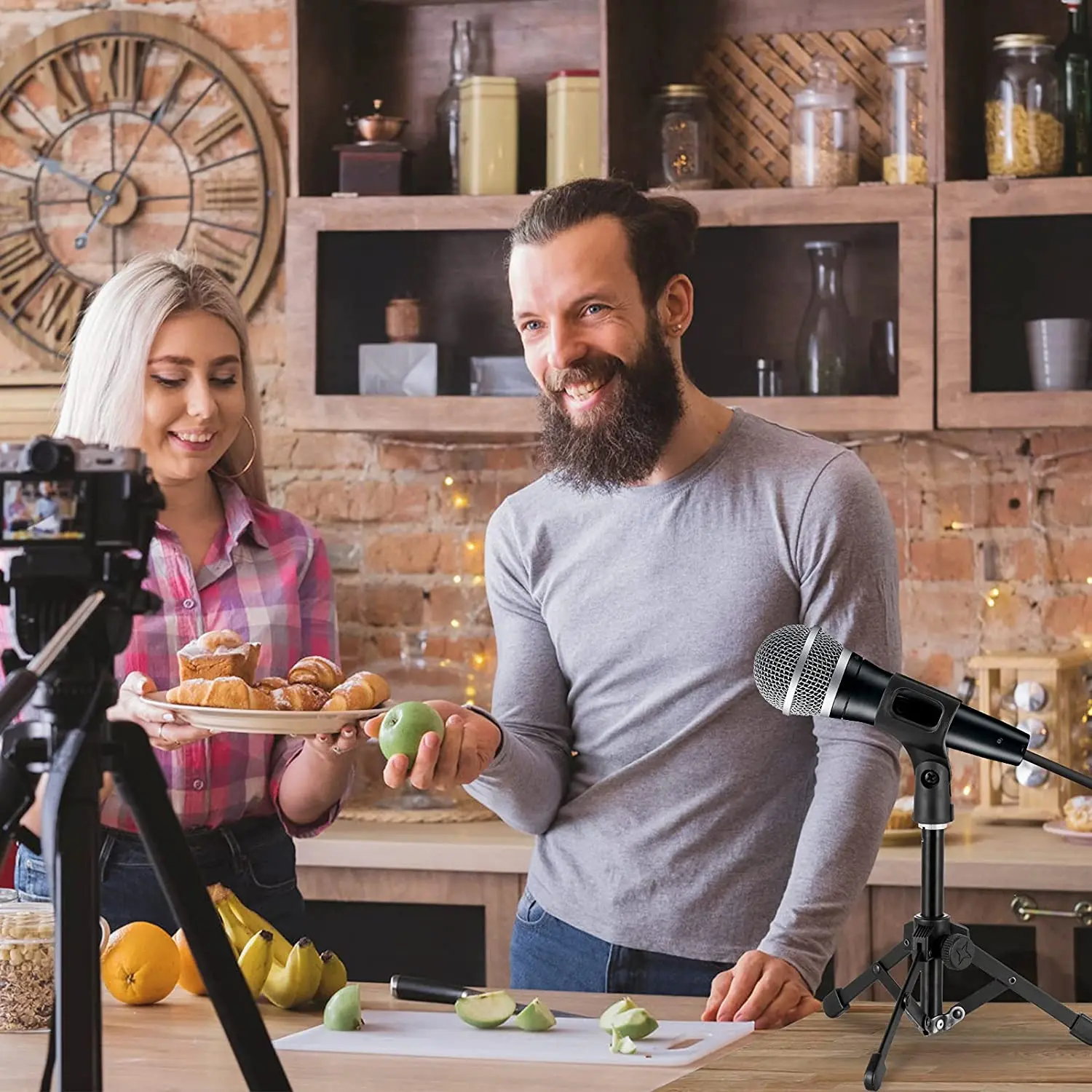 حامل ميكروفون صغير محمول قابل للطي لسطح المكتب من 5/8 بوصة إلى 3/8 بوصة برغي للبودكاست والدردشة عبر الإنترنت والمؤتمرات