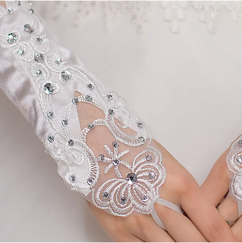 Elegante Weiße Elfenbein Braut Partei Handschuhe für Hochzeit Prom One Size Mode Fingerlose Oper Frauen Appliques Handschuhe mit Perlen