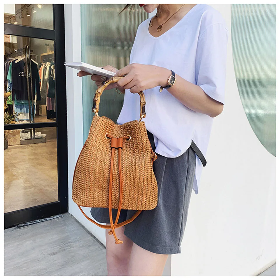 2021 New Summer Bucket Straw Bag Bamboo Handle Woven Rattan Bag Beach Female Handbag Raffia Ladies Shoulder Crossbody Bags Bolso