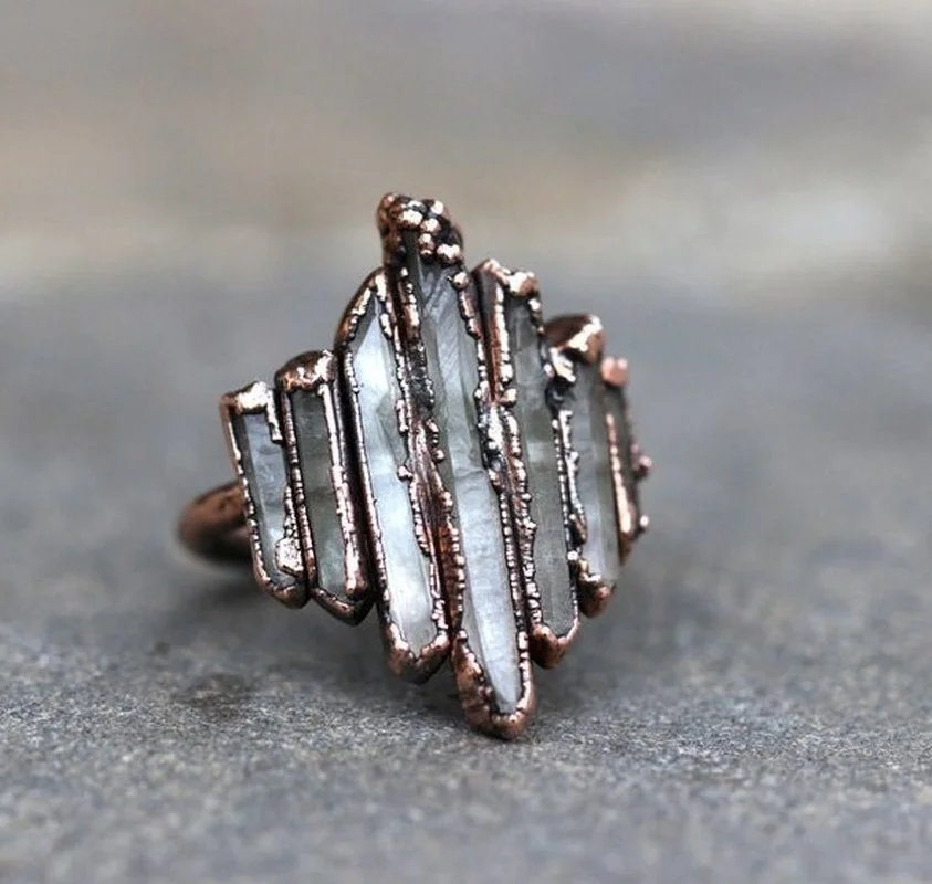 

New irregular rock wrapped Vintage Ring drop oil irregular ring quick sale