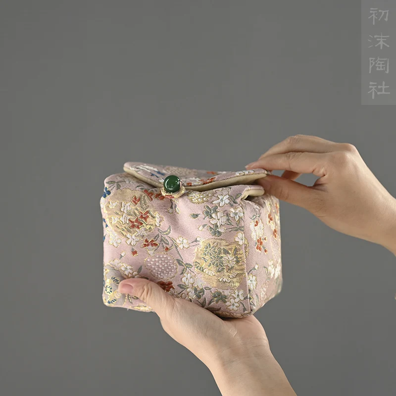 ★Foam at the beginning of the jingdezhen traditional Chinese brocade has a small cloth bag a bag tea pot two cloth bag