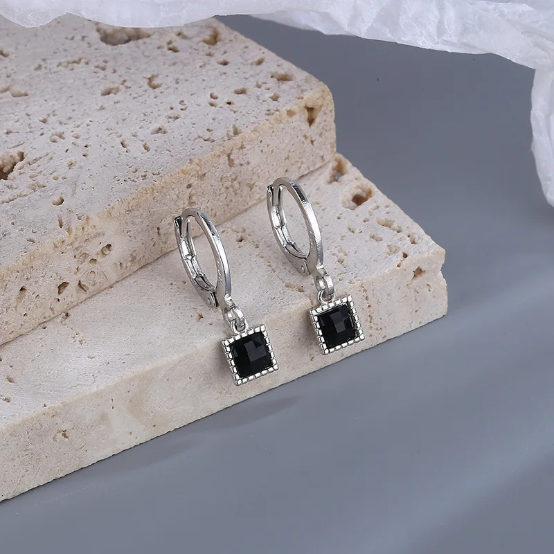 VENTFILLE 925 Sterling Silver Black Agate Earrings Female Niche Design Simple, Compact And Fashionable Geometric Earrings