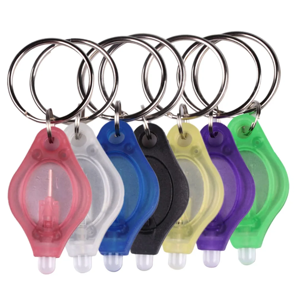 Creatieve Outdoor Gear 5 Pack Rainbow Mini Led Draagbare Licht Gloeiende Sleutelhanger Sleutelhanger Zaklamp Plastic Kleur Willekeurige