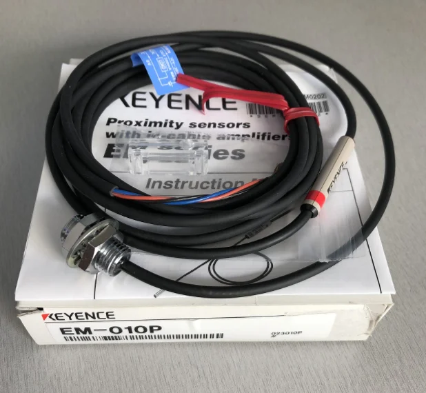 

1PCS New Keyence EM-010P EM010P Proximity Sensor In Box