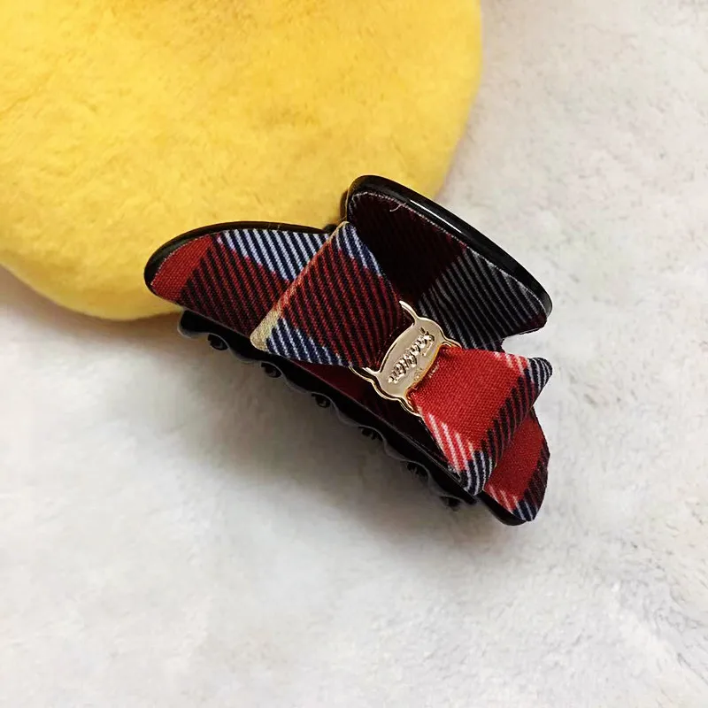 2021 New Fashion Acrylic Hair Claw Clip For Women British Plastic Plaid Hair Accessories New Handmade Exquisit Grid Shark Clips