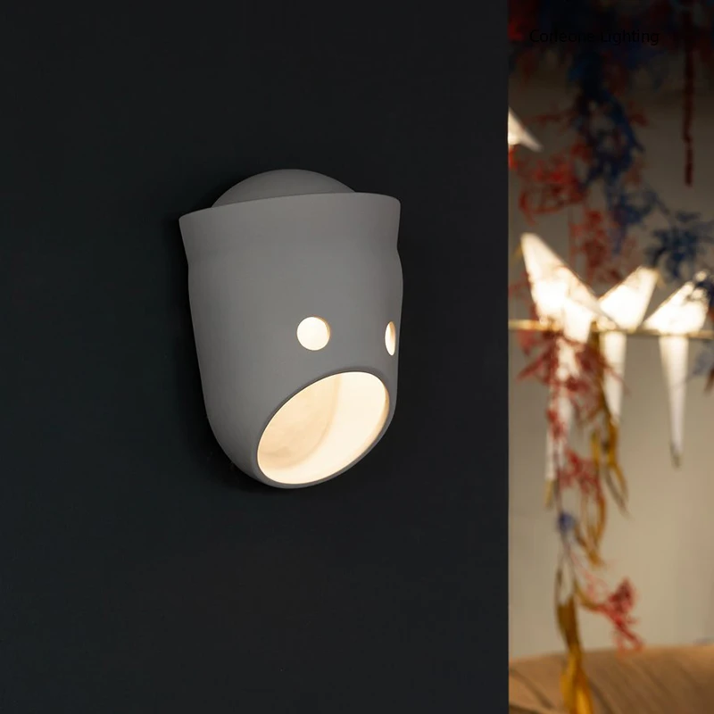 Moooi Lampu Dinding Smiley Resin Nordic Lampu Dinding Tanda Wajah untuk Kamar Tidur Ruang Keluarga Ruang Makan Perlengkapan Lampu Dekorasi Interior LED