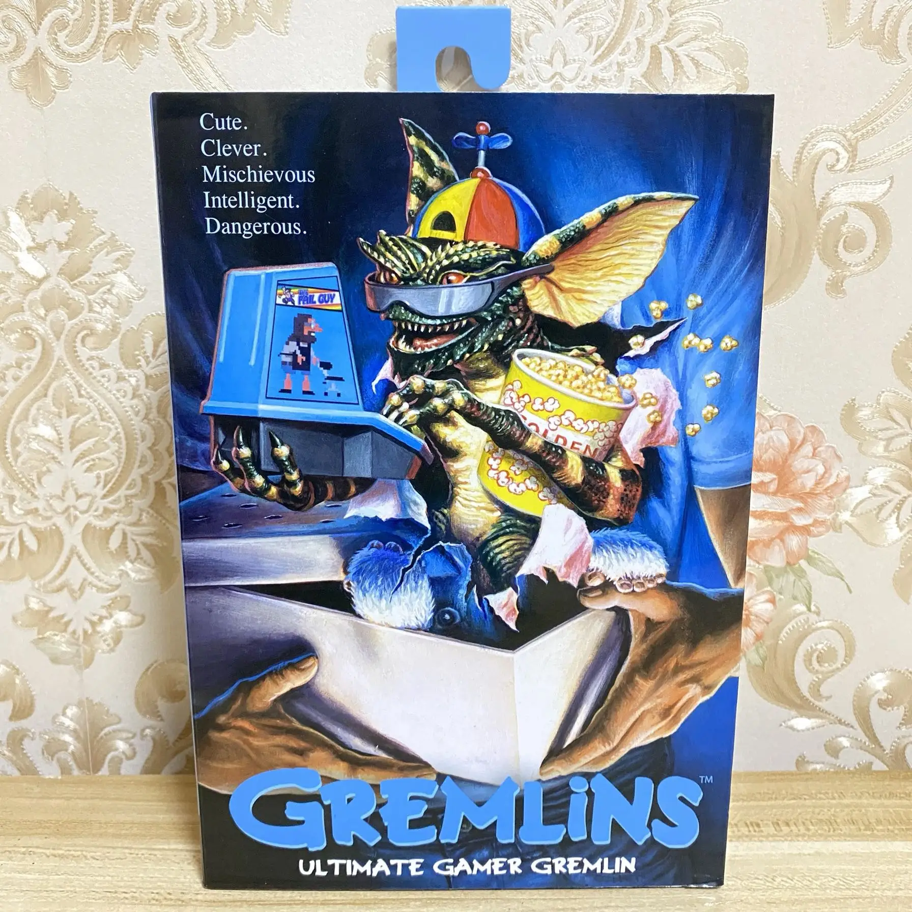 

NECA Gremlins Ultimate Gamer Film Gremlins Alien Set Gremlin Greta Action Figure Model Toys Original Collection