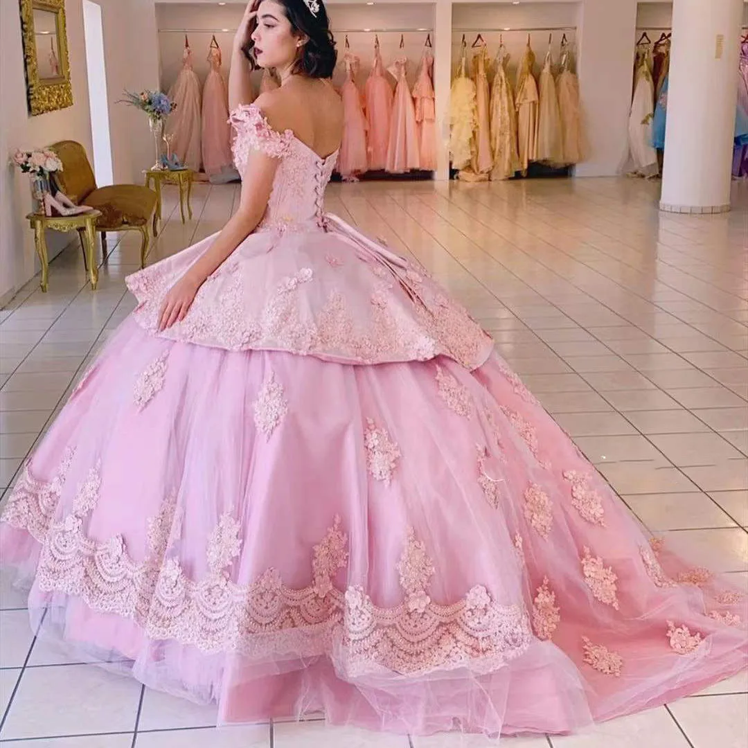 Gaun dansa merah muda Quinceanera gaun pesta applique 3D bunga menyapu kereta topeng gaun Prom putri Vestidos De 15 ainggos disesuaikan