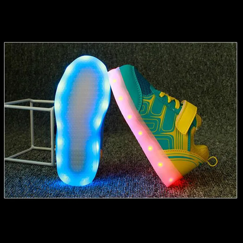 JawayKids Primavera Estate Bambini Scarpe LED Ricarica USB Sneakers luminose Scarpe casual per bambini traspiranti per ragazzi e ragazze