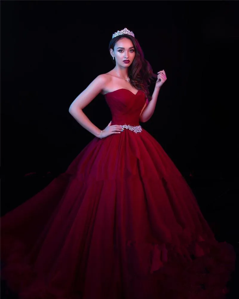 Red Ball Gown Sweet 16 Quinceanera Dresses 2021 Crystals Plus Size Princess Puffy Tulle Masquerade Prom Gowns Vestidos 15 Anos