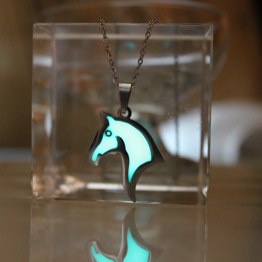 Horse necklace glowing unicorn Necklace small Pendants Pegasus Fashion Jewelry glow in the dark flower girl women amulet