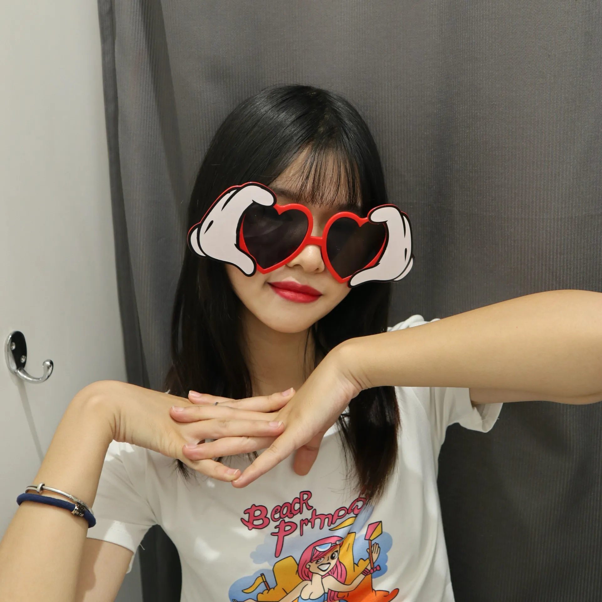 Funny Design Sunglasses With Love In Hand Cute Creative Take Photos Party Props Dance Decoration Hand Heart Glasses