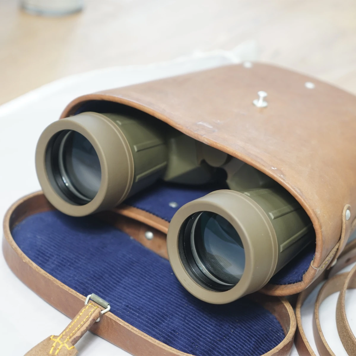 SKWoptics-Military Compact Binoculars with Leather Box, Bak4 Roof Telescope, 10x50 Binoculars