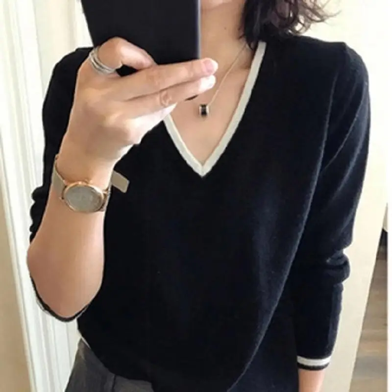 Suéter de Cachemira de lana merina para mujer, Jersey holgado de manga larga con cuello en V, camisa de fondo de punto, otoño e invierno, 2024