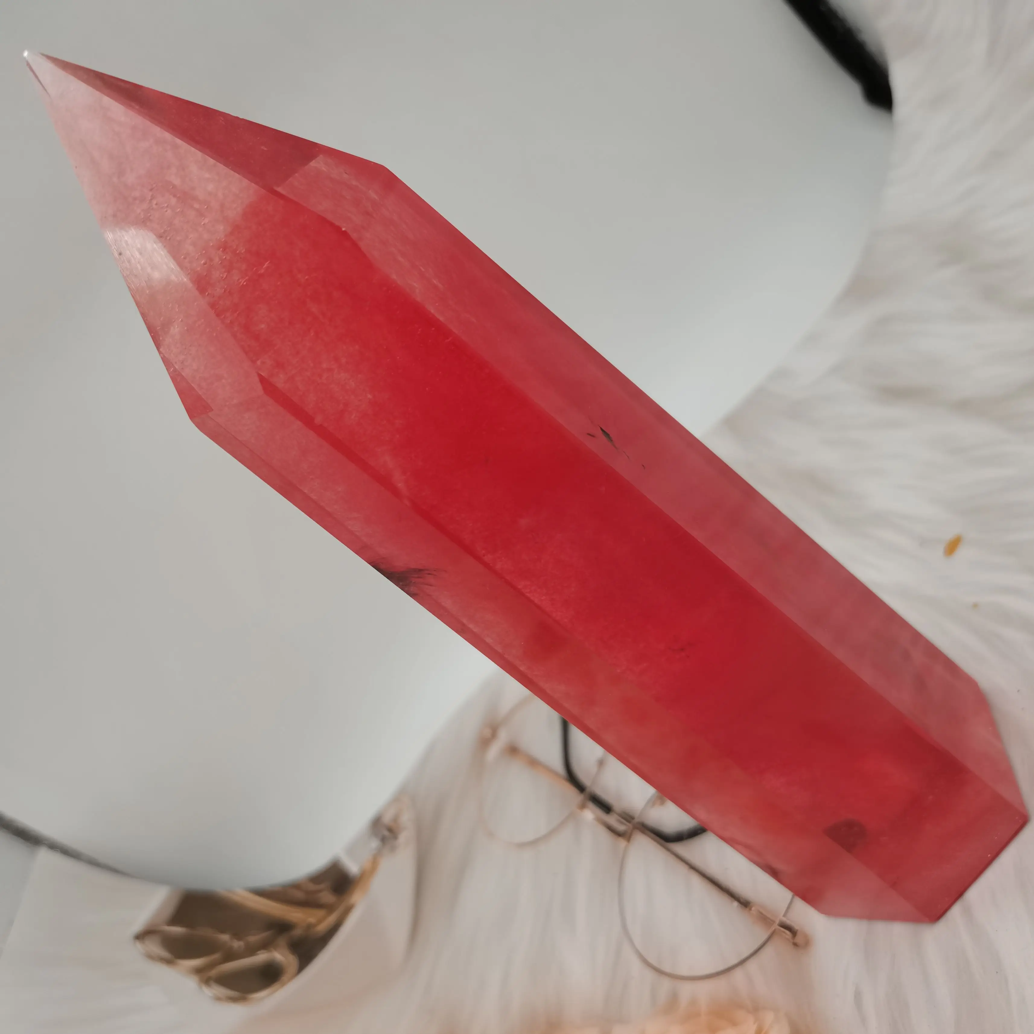 1000g Natural Stone Mineral Crystal Red Family Decoration Witchcraft Worship Meditation Wheel Pulse Healing Crystal Column