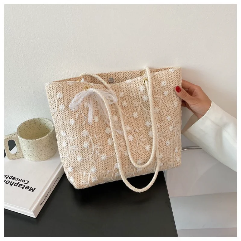 Women Tote Bag Straw Woven Lace Floral Embroidery Shoulder bag Shopping Bag Casual Beach Vacation Tote Handbags  travel bag