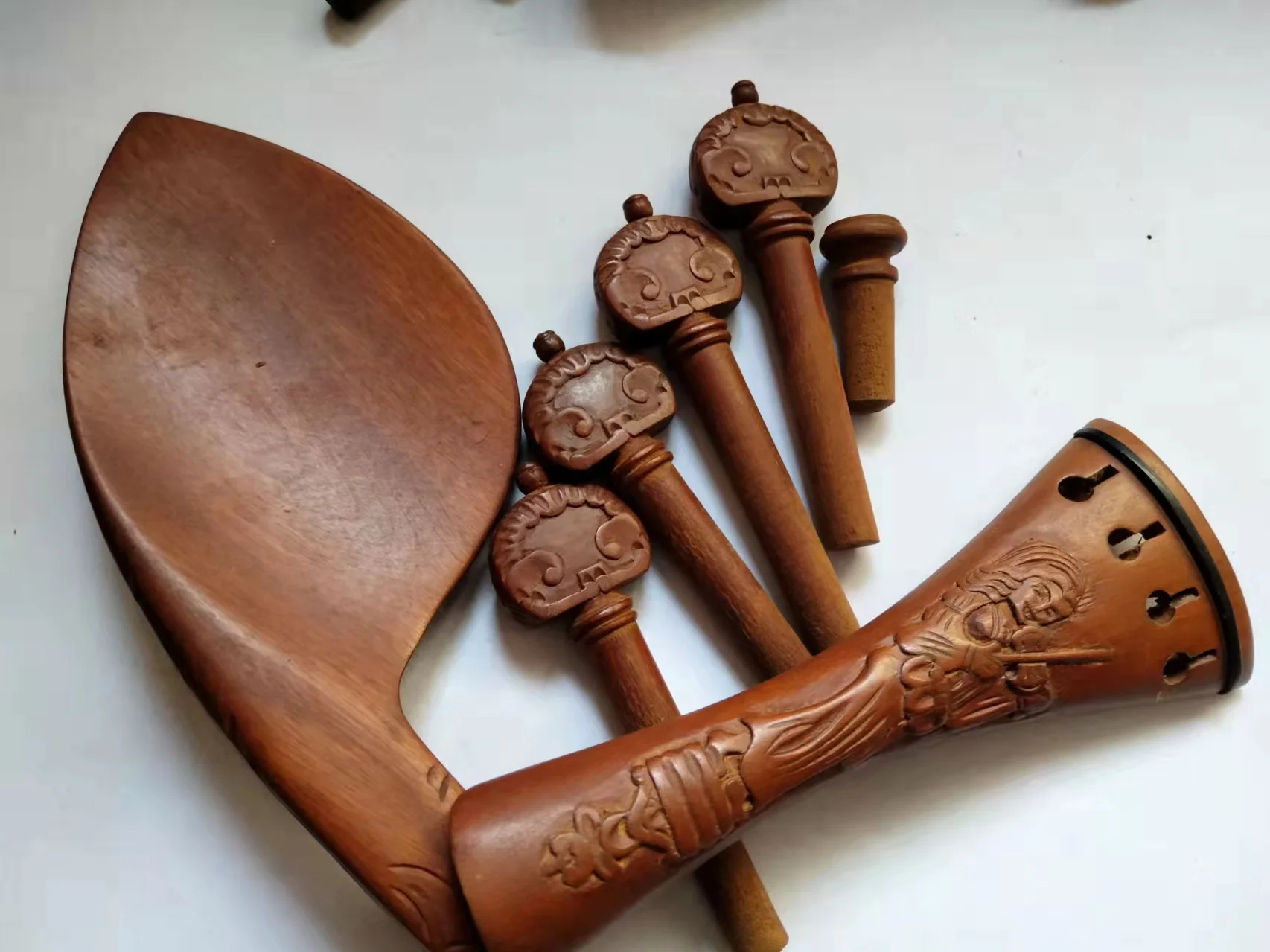 Violin Part Jujube Carved Tail Piece With Pegs Chin Rest All 4/4