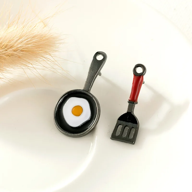 2020 New Chef Brooch Fried Egg Frying Pan Tableware Kitchen Gift Knife and Fork Creative Personality Brooch