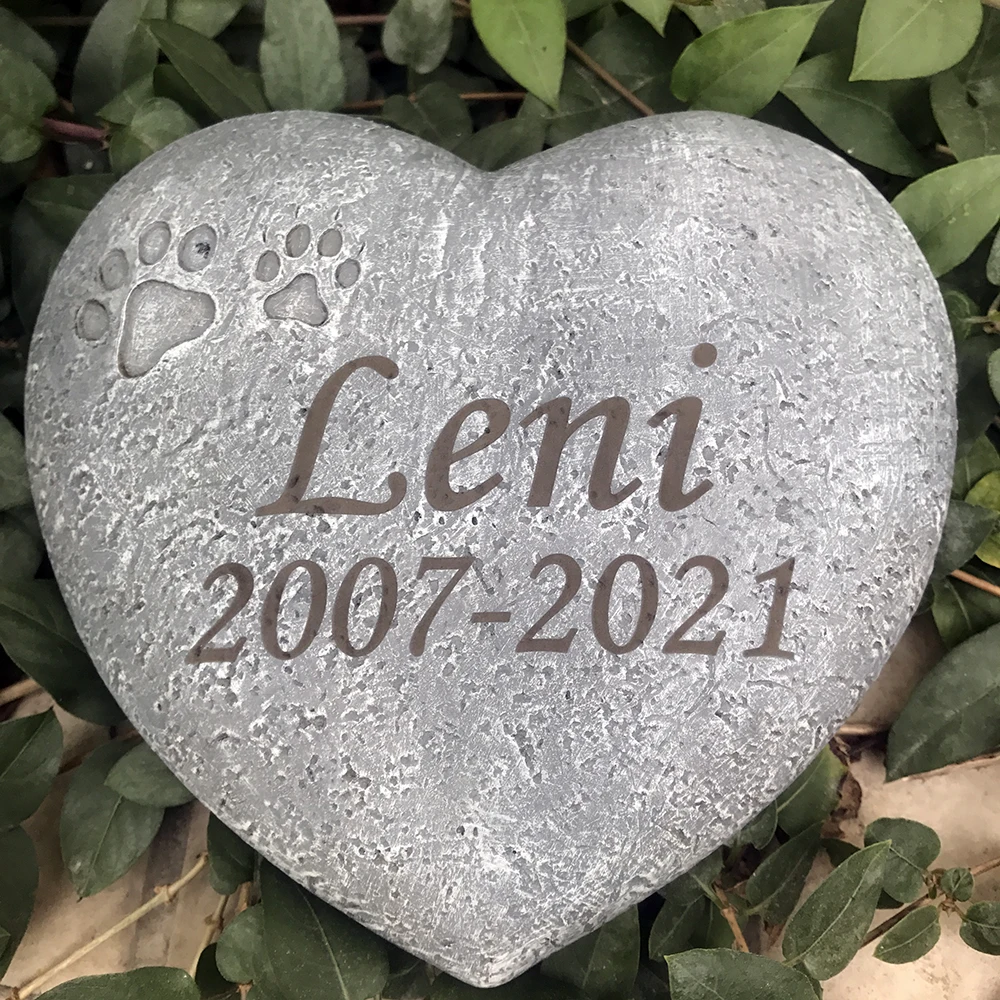 New Cat Dog Heart Shaped  Paw Print Remembrance Memorial  Stone Grave Marker for Outdoor Tombstone Or Indoor Display Pet Gift.