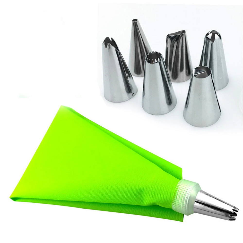 8 Pieces Cream Pastry Bag DIY Cake Decoration Pastry Nozzles Cake Decoration Accessories Pastry Syringe Sleeve Pastry Cream gun