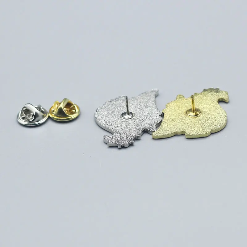 Cute Little Squirrels Eat Pine Nuts Brooch Metal Enamel Lapel Badge Collect Denim Jacket Backpack Pin Children Fashion Gifts