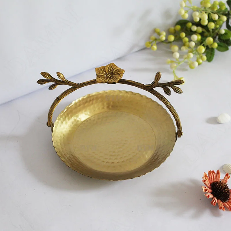 

Manual Brass Storage Tray Plum Handle Decorative Bedroom Cosmetic Container Creativity Desktop Jewelry Organizer Home Decoration