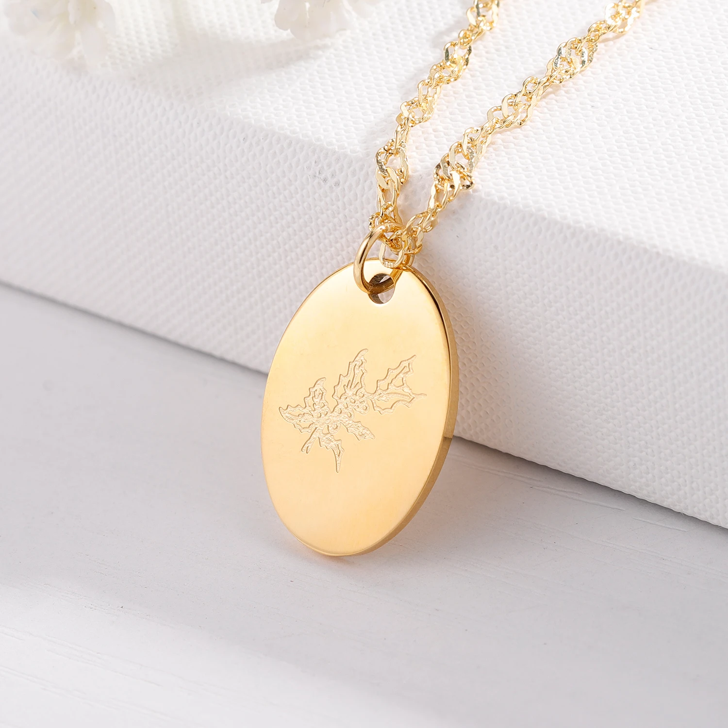 

Personalized Flower Necklace Custom Gold Pendant Stainless Steel Carved Birth Month Flower Pendant For Women Jewelry Gift